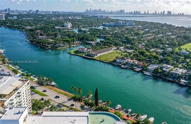Building Photo - 5161 Collins Ave