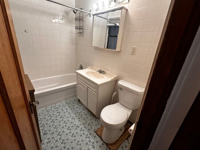 Building Photo - 5256 W Wolfram St