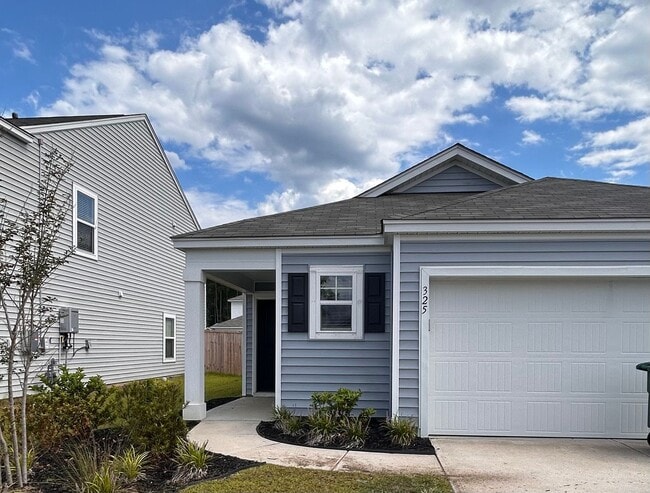 Building Photo - Spacious 3BR/2BA home in the Carnes area!