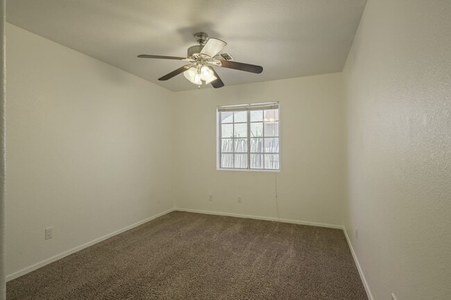 Building Photo - Beautiful Home on Green Belt in Palo Verde Meadows