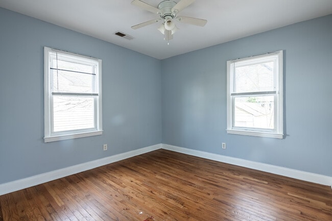 Building Photo - 1443 Venetian Dr SW