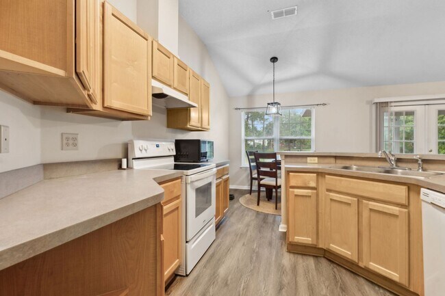 Building Photo - Charming Amelia Island Home in a Private Cul-de-Sac