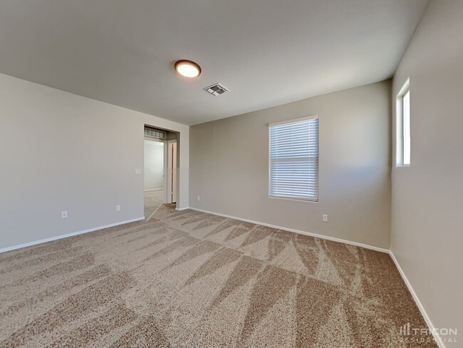Building Photo - 1169 N 163rd Dr