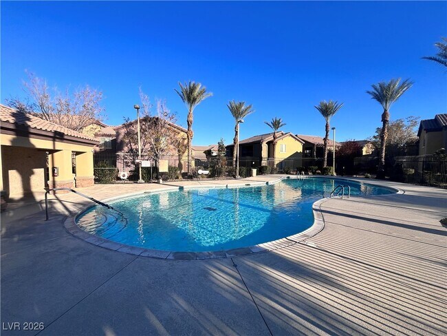 Building Photo - 6868 Sky Pointe Dr