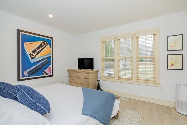 Building Photo - 3 Parsons Close