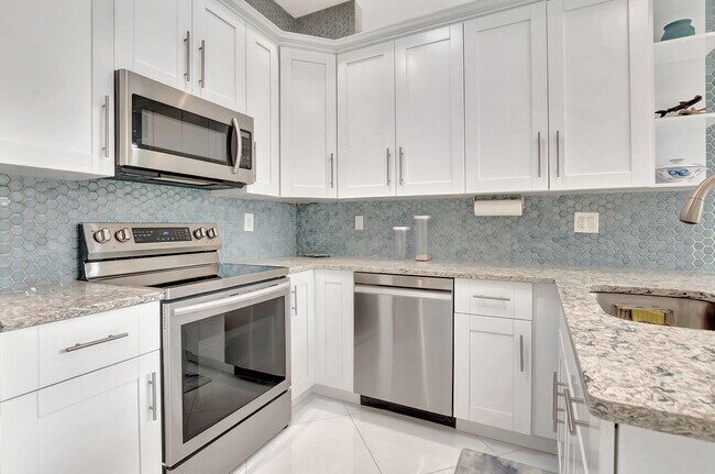 Building Photo - 23164 Via Stel