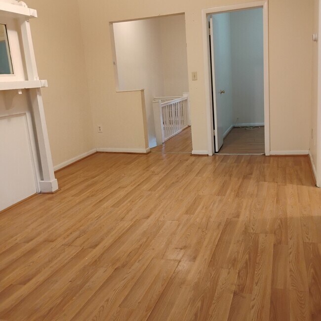 Building Photo - 452A Hudson Avenue - 2