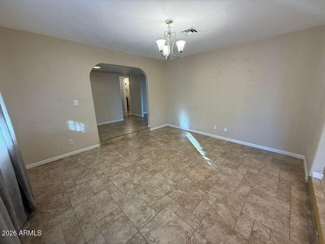 Building Photo - 3110 E 13th St