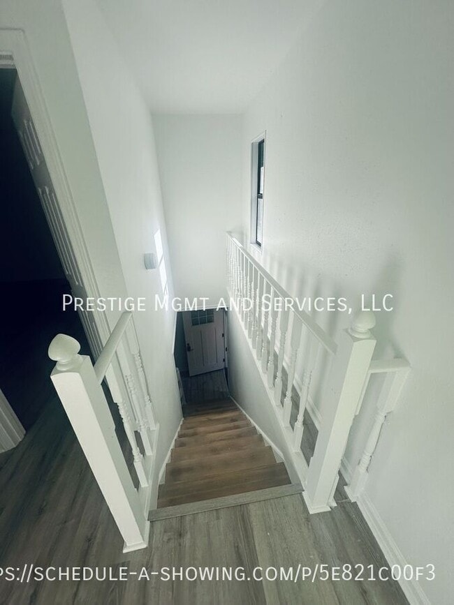 Building Photo - 2 Villa Dr