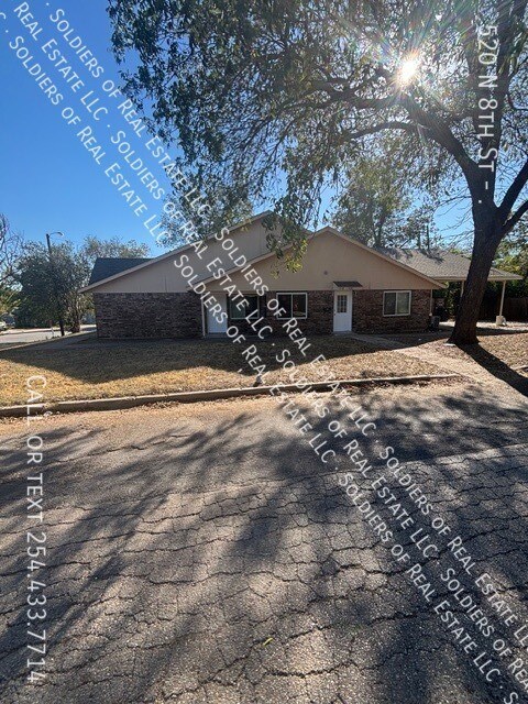 Primary Photo - 520 N 8th St