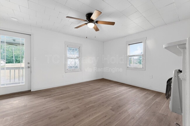 Building Photo - 44 Holbert Ave