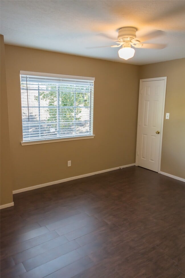 Building Photo - 25727 Bearborough Dr