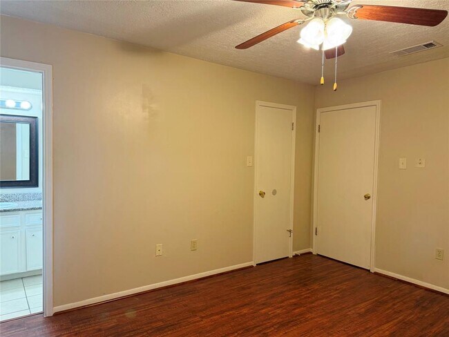 Building Photo - 13430 Exton Ln