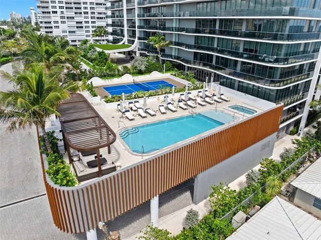 Building Photo - 900 N Ocean Blvd