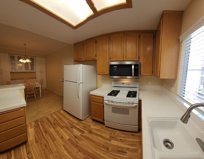 Building Photo - Fantastic home in the Arbors!