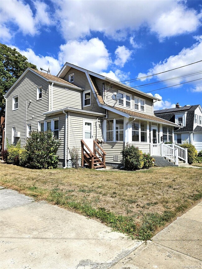 Building Photo - 5 1st Ave