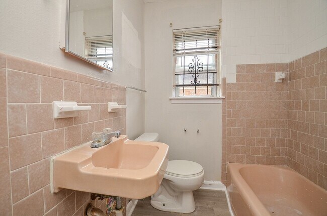 Building Photo - 5243 Greylog Dr