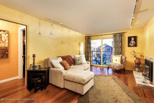 Building Photo - 205 E Durant Ave