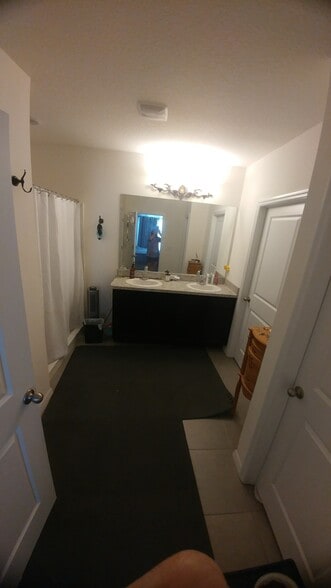 Building Photo - 3915 Bramblewood Loop