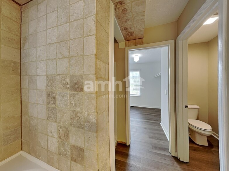 Building Photo - 18097 Kinder Oak Dr
