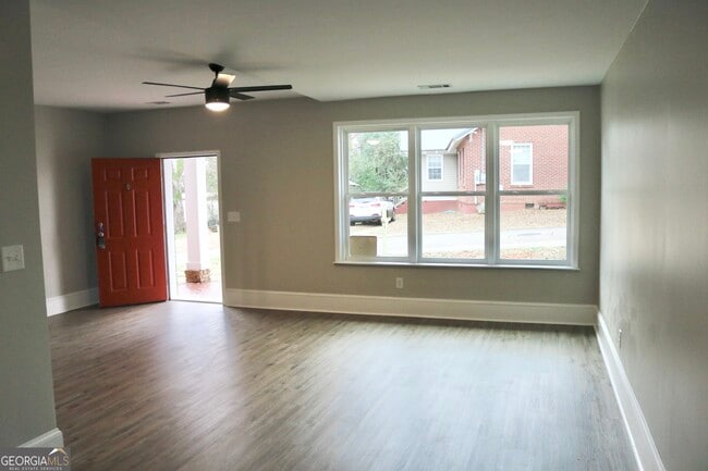 Building Photo - 118 Dougherty St