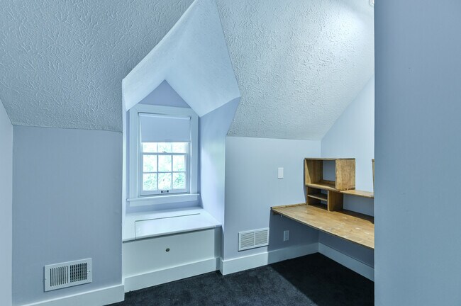Building Photo - 511 Cannons Ln