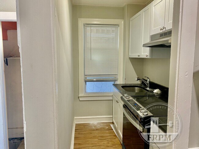Primary Photo - 270 4th St