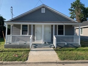 Building Photo - 401B Deck St