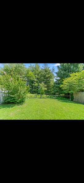 Building Photo - 539 Congressional Dr
