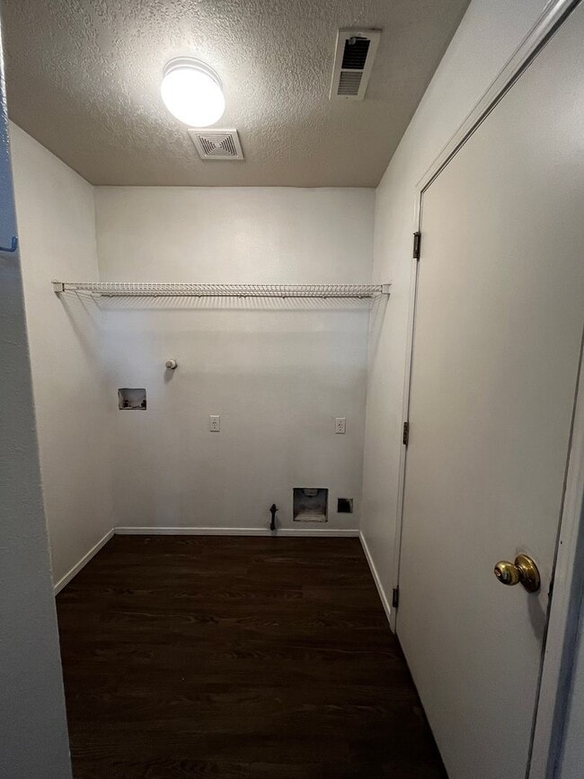 Building Photo - Beautiful 5 bedroom home located in Rio Ra...