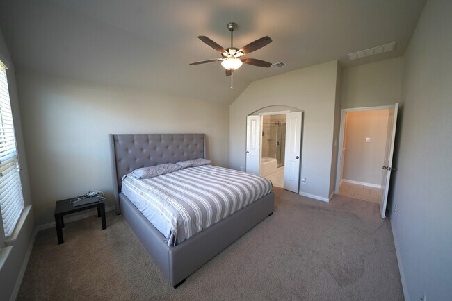 Building Photo - Immaculate First Time Rental in Potranco Run!
