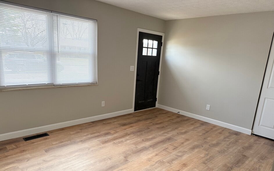 Living Room - 5363 Burgundy Pl