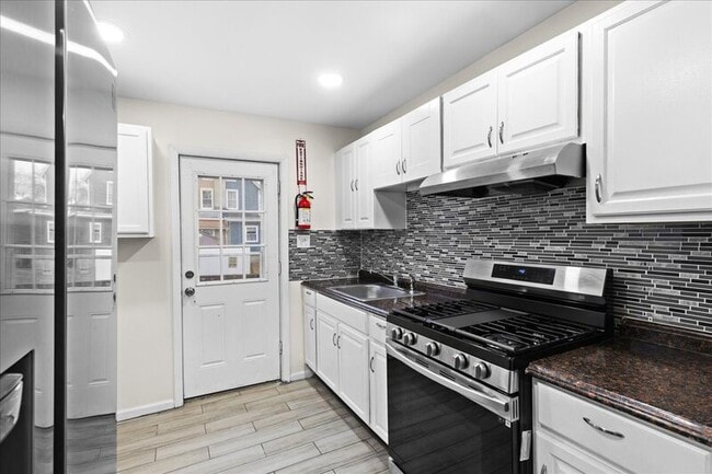 Building Photo - 505 Wood St