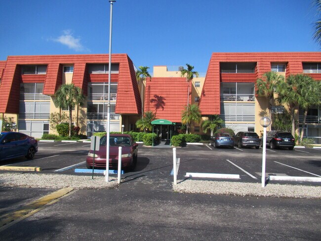 Building Photo - 22605 SW 66th Ave