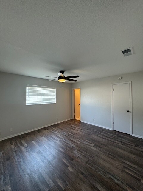 Building Photo - 714 McClenny Dr