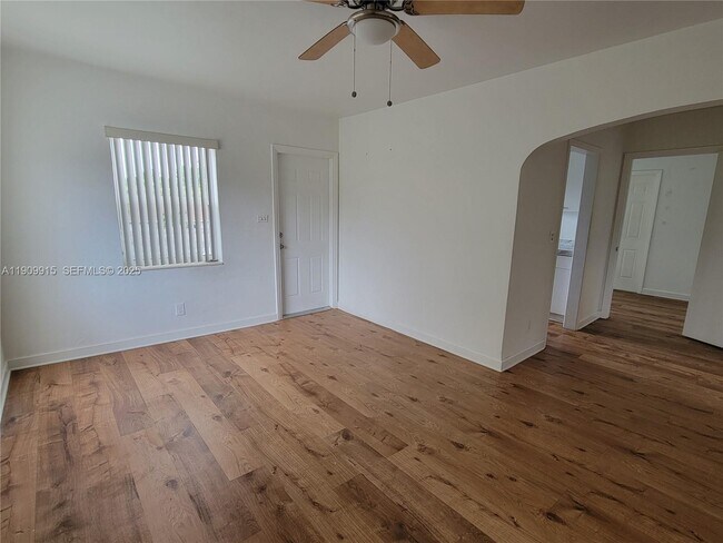 Building Photo - 3433 SW 12th St