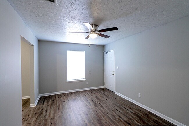 Building Photo - 8508 Standing Oak Dr
