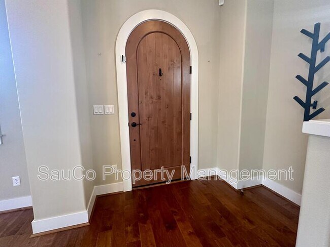 Building Photo - 456 SW 203rd Terrace