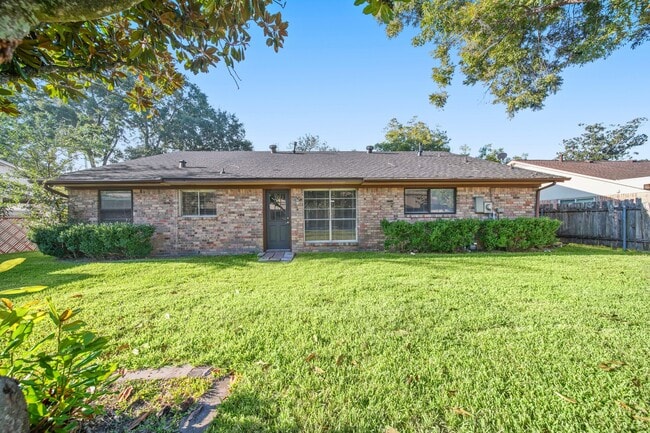 Building Photo - 5013 Camden Ln