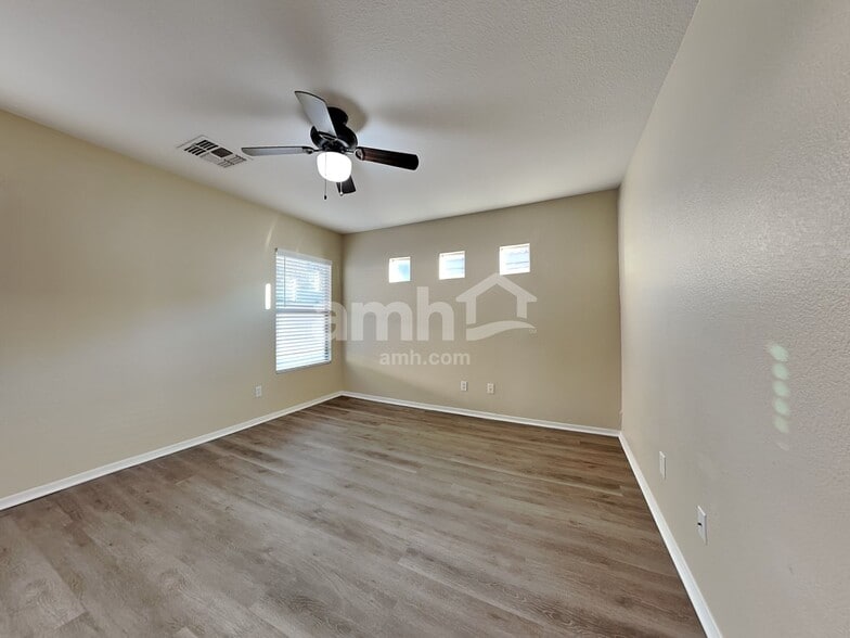 Building Photo - 2605 S Devonna Ln