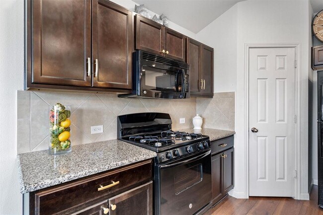 Building Photo - 300 Camellia Dr