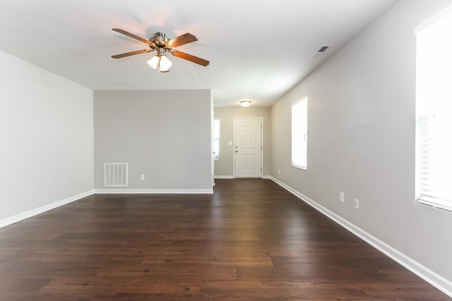 Building Photo - 8517 Sansa St
