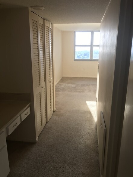 Building Photo - 5701 Collins Ave