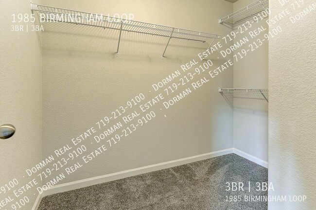 Building Photo - Newer Townhome Vistas at Spring Creek