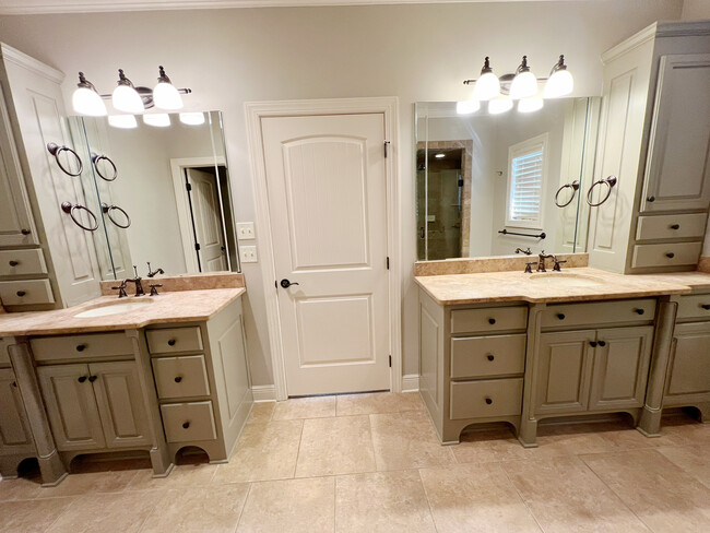 Building Photo - 3610 White Oaks Ridge