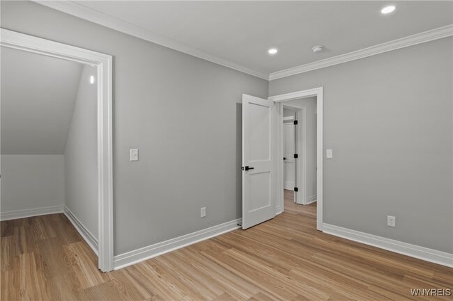 Building Photo - 42 Frontenac Ave