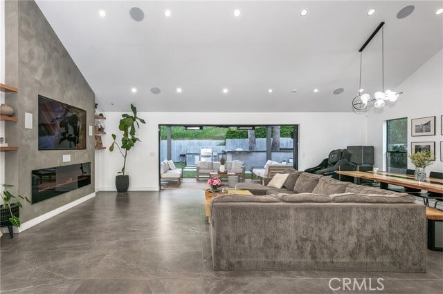 Building Photo - 7127 Forest Hills Rd