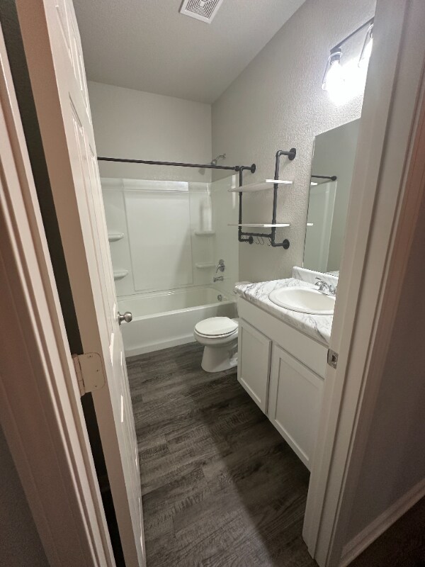 Building Photo - 2115 Matthews Meadow Ln