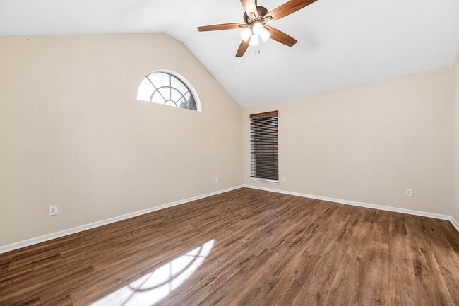 Building Photo - 1835 Taylor Creek Dr