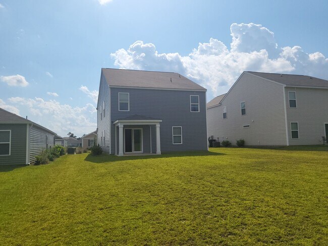 Building Photo - 5 bedroom/3 bath home in Aynor - 1/2 Off R...